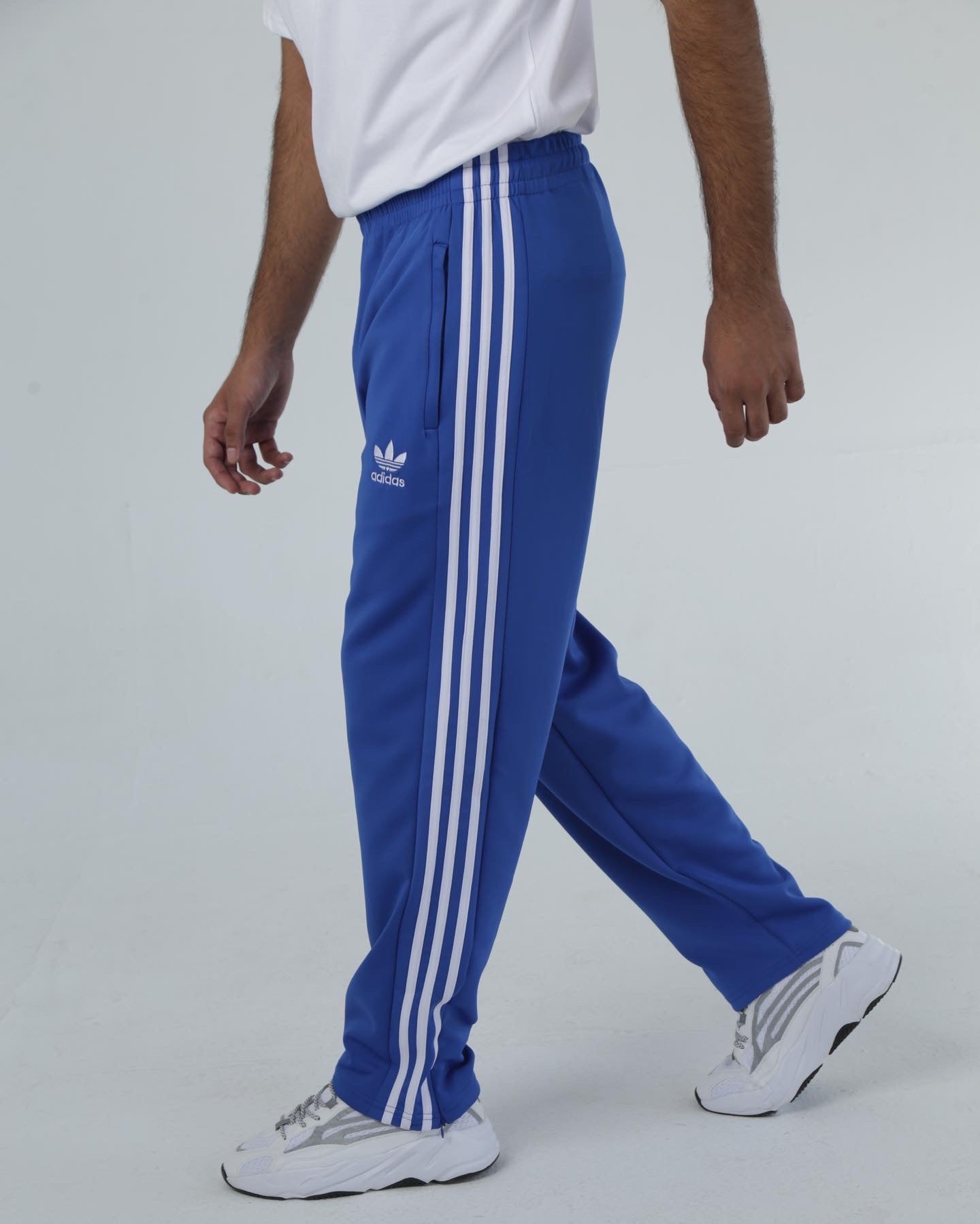 Adidas neo Men's Cotton Track Pants (4058032252214_BS0990_S_MGREYH/White) :  Amazon.in: Fashion